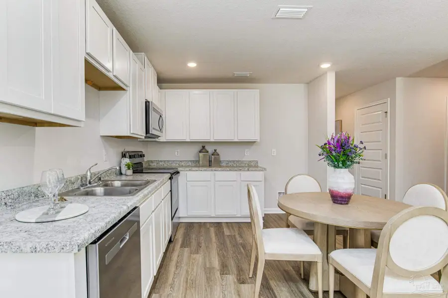 6469 Firefly Dr, Milton, FL 32583 - Image #3