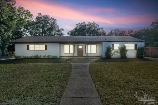 2001 Saddlebrook Dr, Pensacola, FL 32526