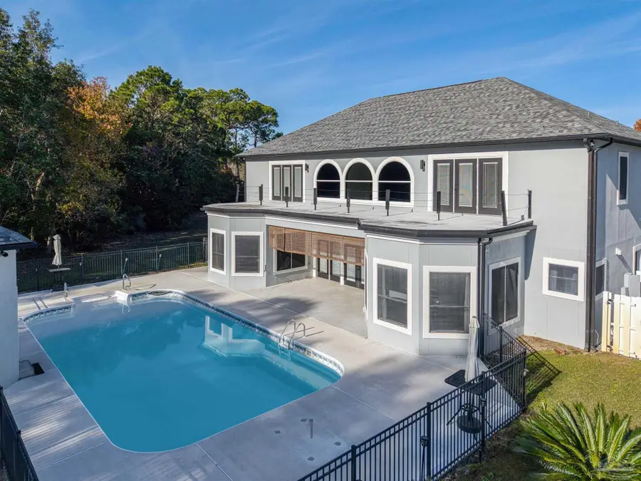 7131 Knollwood Dr, Navarre, FL 32566 - Image #2