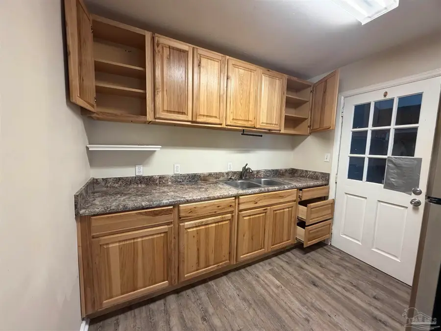 102 Morris Ave, Cantonment, FL 32533 - Image #3