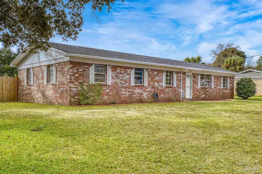 7115 Peninsula Dr, Pensacola, FL 32526 - Image #3