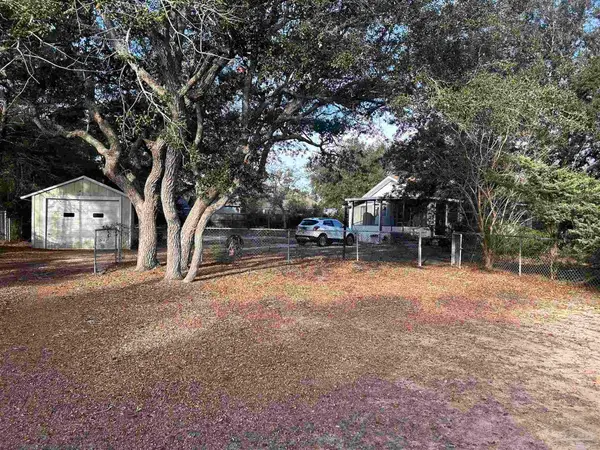 1931 Alhambra St, Navarre, FL 32566