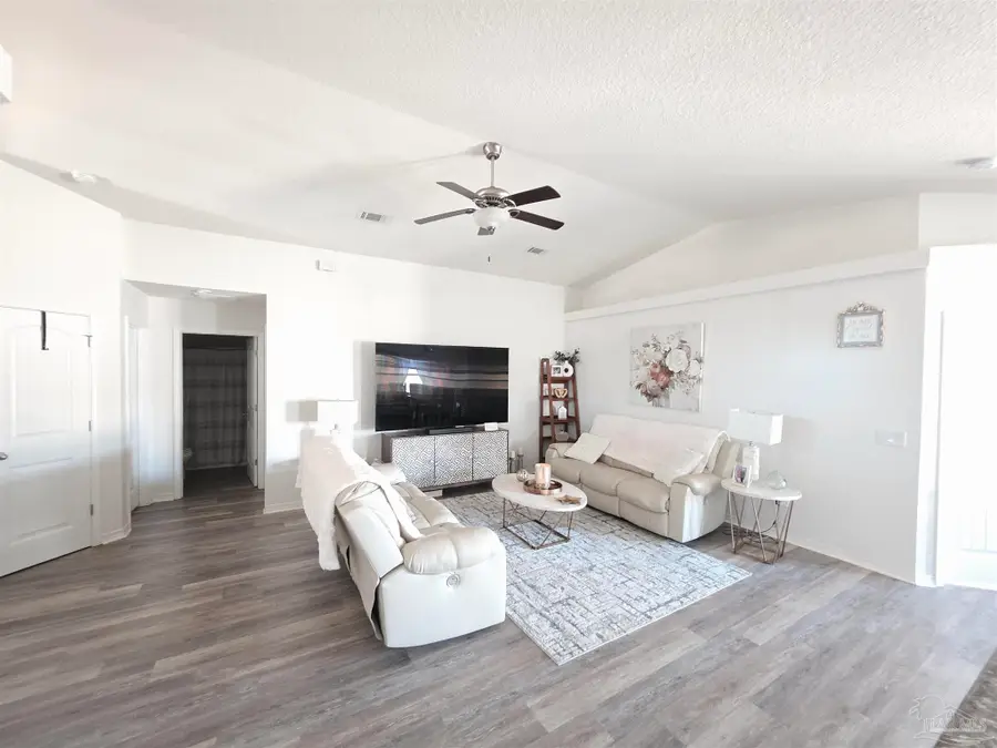 5707 Peach Dr, Pace, FL 32571 - Image #3