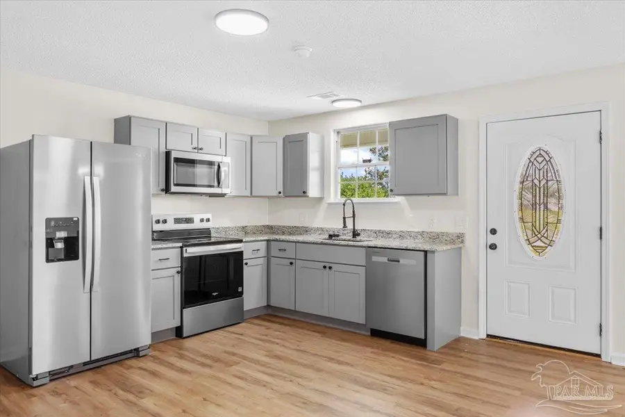 8821 Camshire Cir, Pensacola, FL 32507 - Image #3