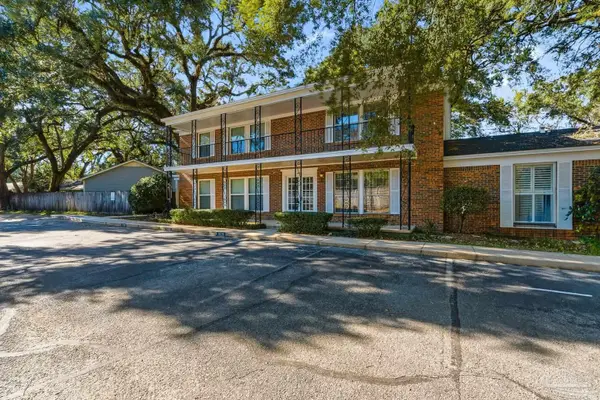 3328 Kingswood Ct #9D, Pensacola, FL 32514