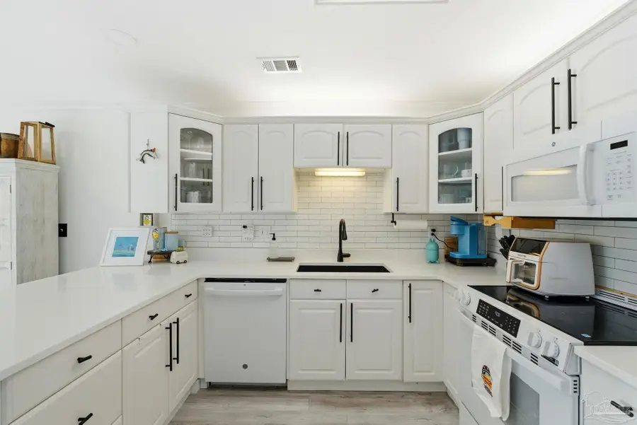 201 Pensacola Beach Rd #B14, Gulf Breeze, FL 32561 - Image #2