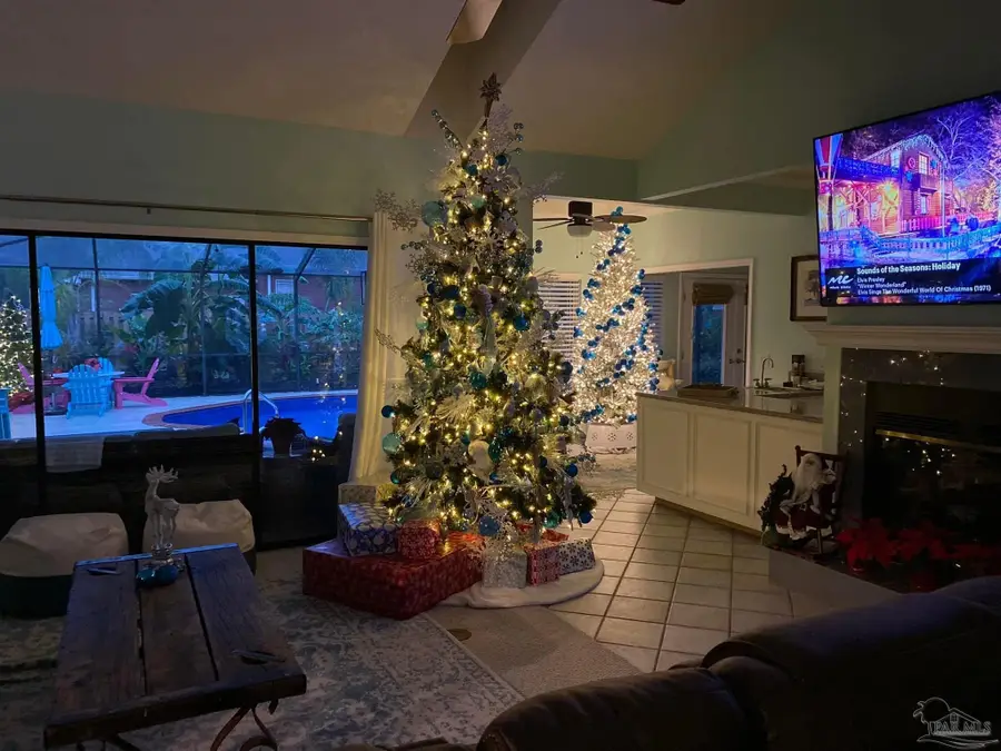 2 Zuni Cir, Pensacola, FL 32507 - Image #2