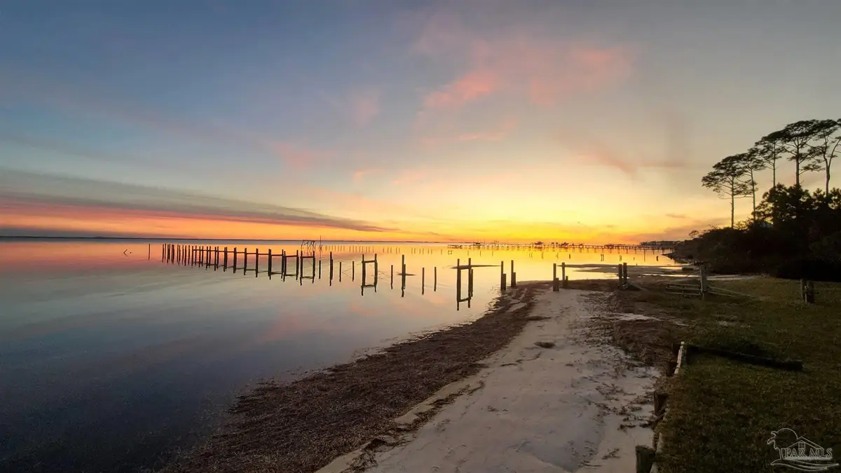 6817 Tidewater Dr, Navarre, FL 32566 - #1