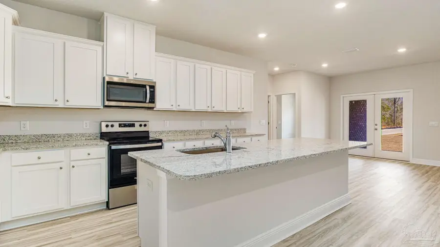 5000 Gaineswood Dr, Milton, FL 32583 - Image #2