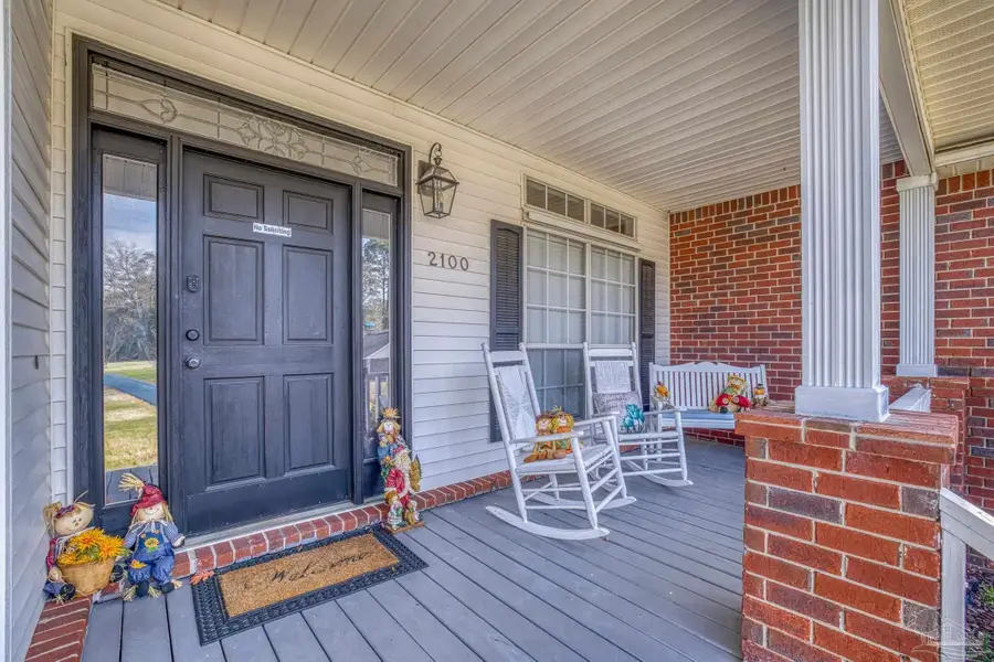 2100 St Andrews Dr, Cantonment, FL 32533 - Image #2