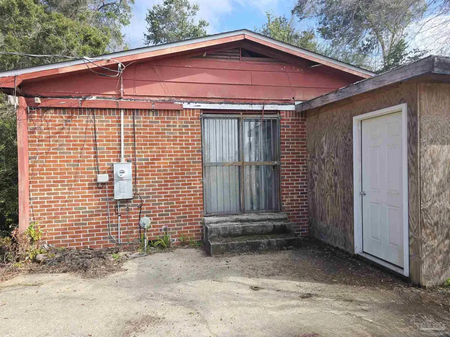 1215 W Hope Dr, Pensacola, FL 32534 - Image #2