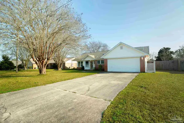 8017 Grand Bahama Dr, Pensacola, FL 32506