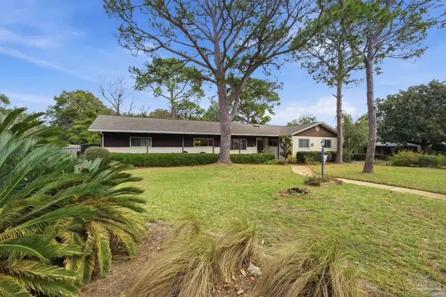 204 Silverthorn Rd, Gulf Breeze, FL 32561 - Image #2