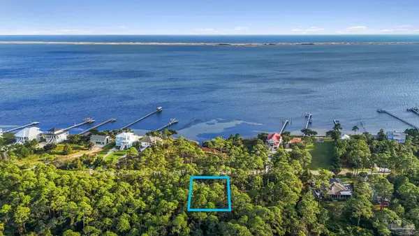 5494 Soundside Dr, Gulf Breeze, FL 32563