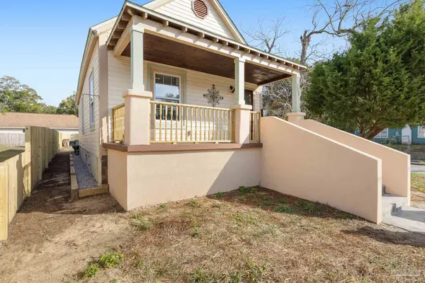 1302 Dr Martin Luther King Jr Dr, Pensacola, FL 32503