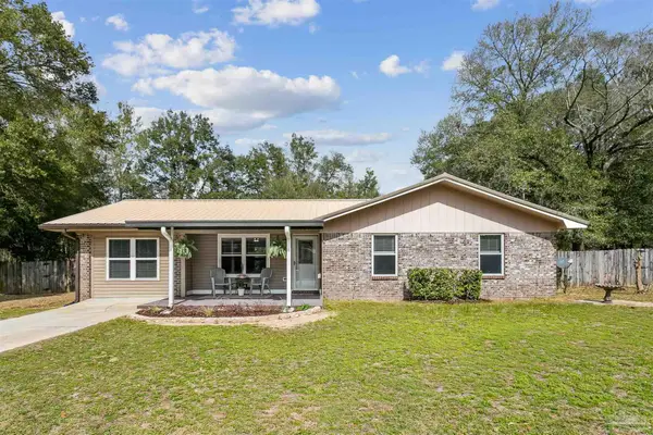 5453 Camille Gardens Cir, Milton, FL 32570