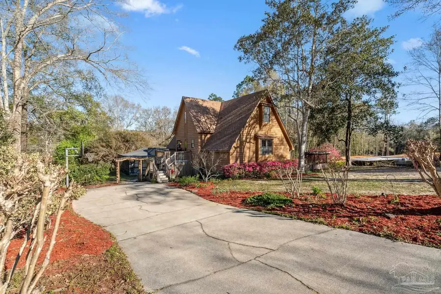 7434 Pine Lake Cir, Milton, FL 32570 - Image #2