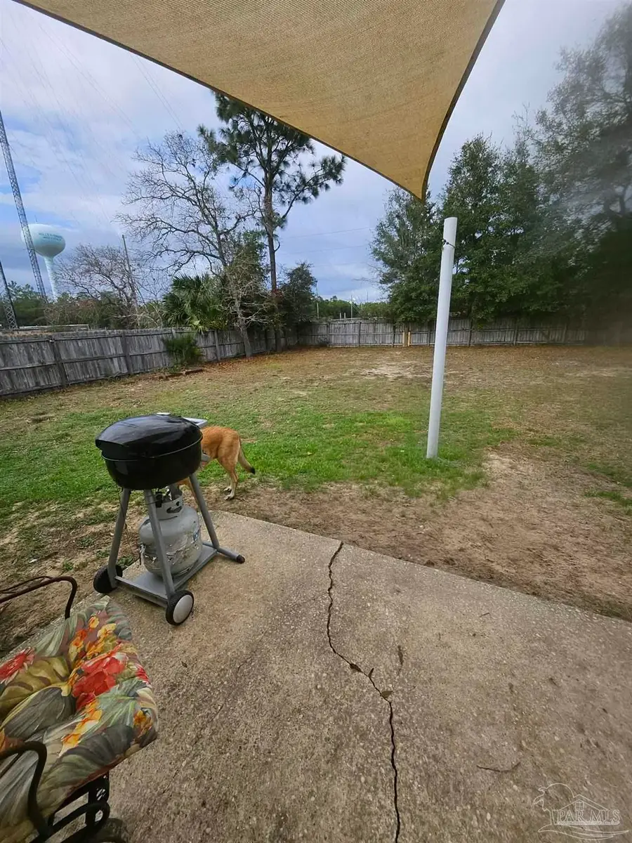 3661 Burton Cir, Navarre, FL 32566 - Image #3