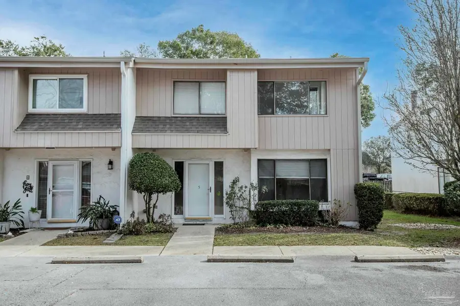 3400 Wimbledon Dr #5, Pensacola, FL 32504 - Image #2