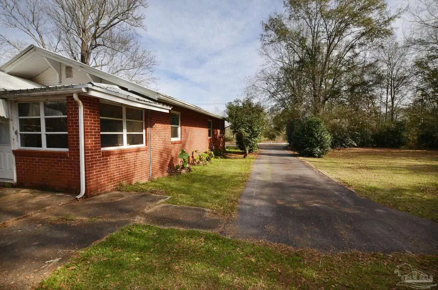 6475 Chestnut Rd, Molino, FL 32577 - Image #3