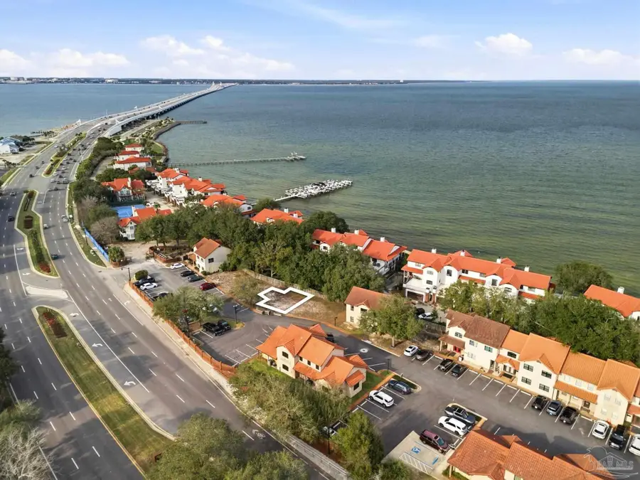 61 Baybridge Dr, Gulf Breeze, FL 32561 - Image #3