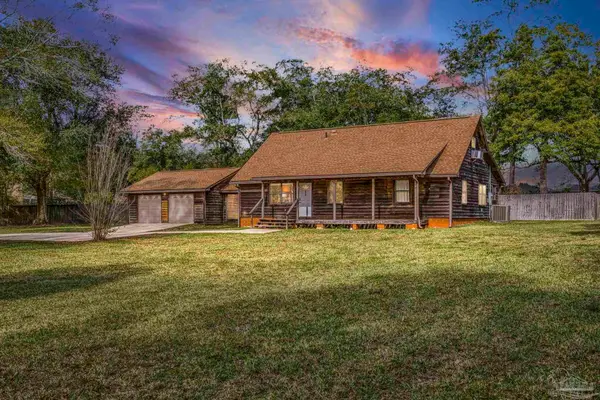 4960 Hyatt Ln, Pace, FL 32571