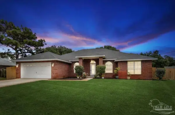 1960 Amhurst Ct, Navarre, FL 32566