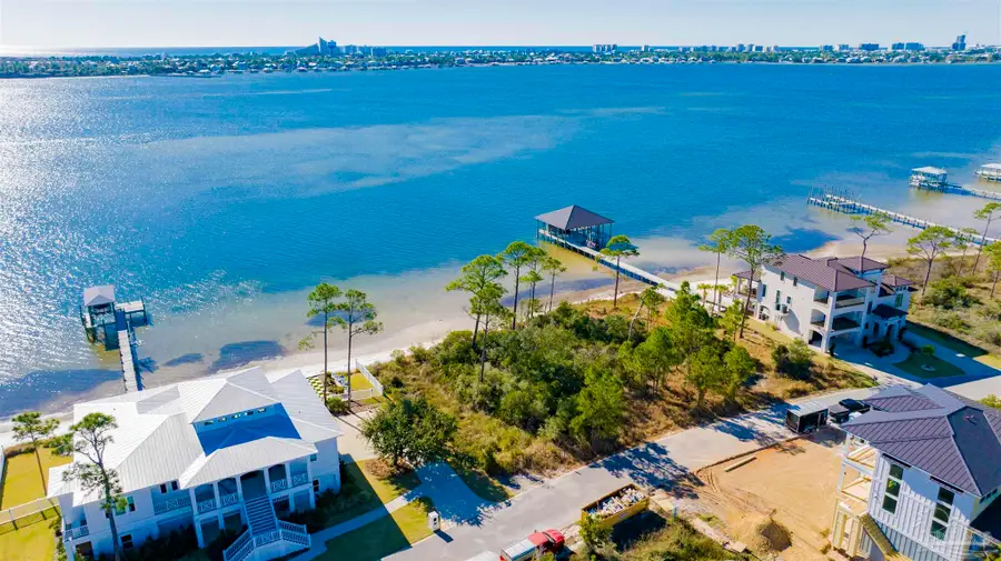 16291 Tarpon Dr, Pensacola, FL 32507 - Image #2