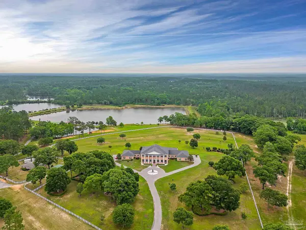 3400 Bonterra Dr, Laurel Hill, FL 32567