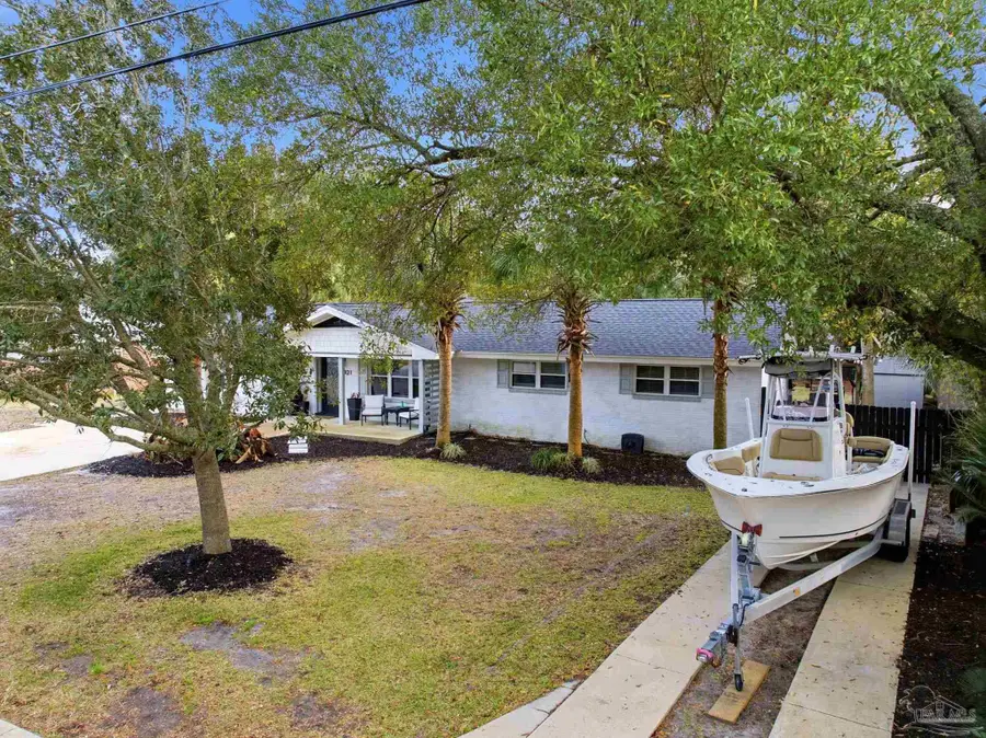 421 Cumberland Ave, Gulf Breeze, FL 32561 - #2