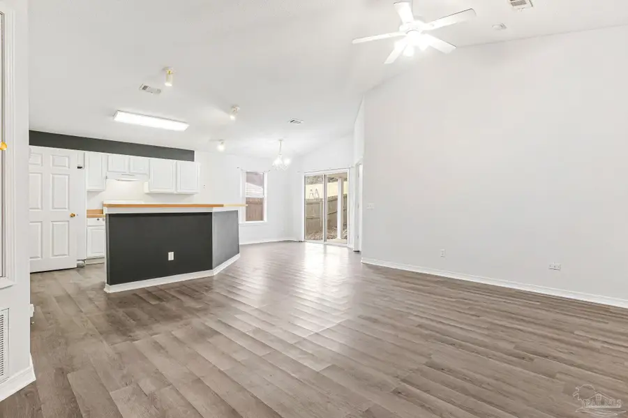 1523 Galvin Ave, Pensacola, FL 32526 - Image #2