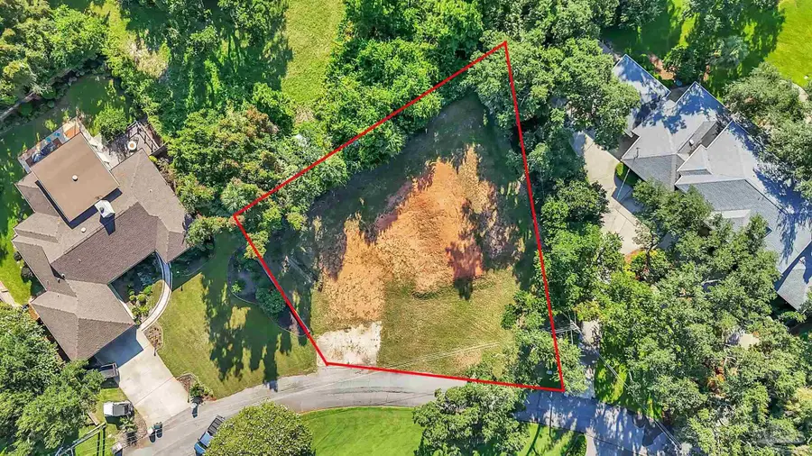 1055 Harbourview Cir, Pensacola, FL 32507 - Image #2