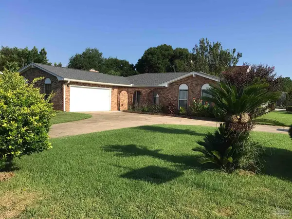 6852 Lake Joanne Dr, Pensacola, FL 32506