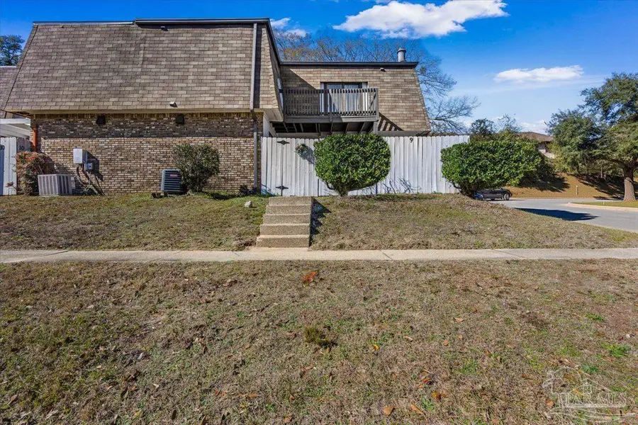 2301 W Michigan Ave #9, Pensacola, FL 32526 - Image #2