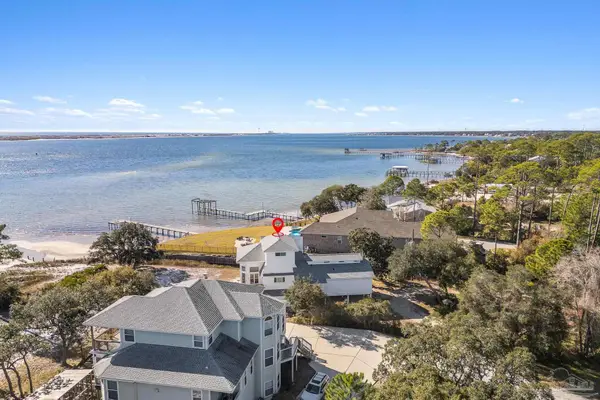 520 Parish Blvd, Mary Esther, FL 32569