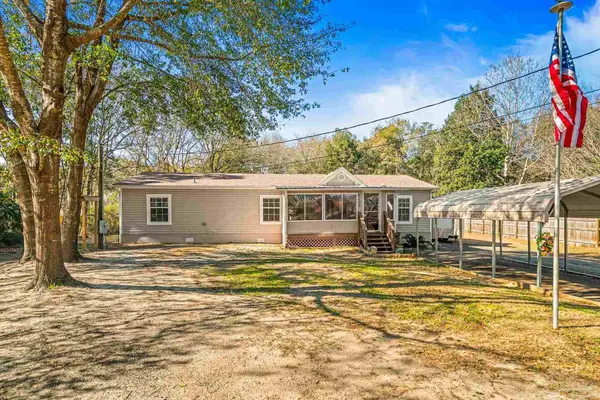 5105 April Ln, Pace, FL 32571