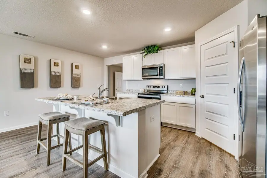 6480 Firefly Dr, Milton, FL 32583 - Image #3