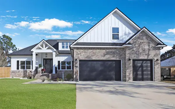 1798 Thresher Dr, Navarre, FL 32566