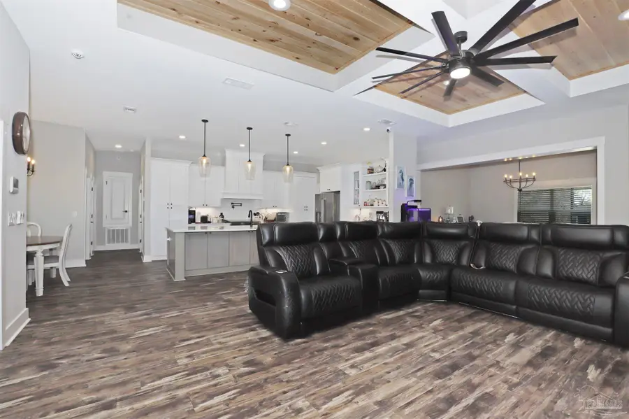 1798 Thresher Dr, Navarre, FL 32566 - Image #2