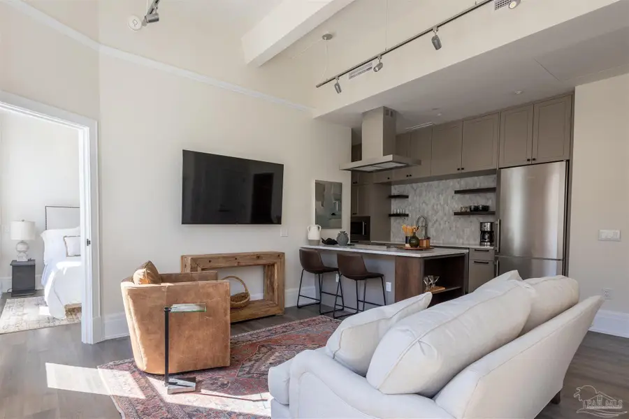 17 S Palafox Pl #304, Pensacola, FL 32502 - Image #2
