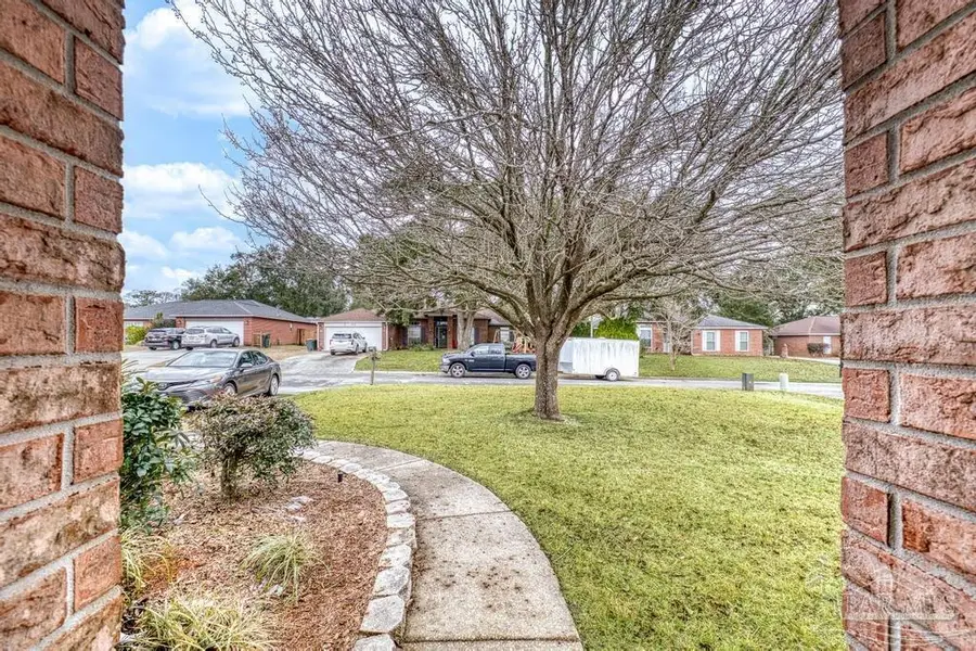 2816 Silent Wood Dr, Cantonment, FL 32533 - Image #3