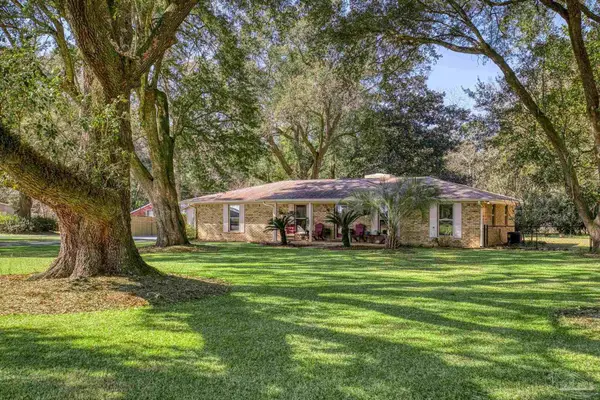 4975 Jack Cobb Ln, Pace, FL 32571