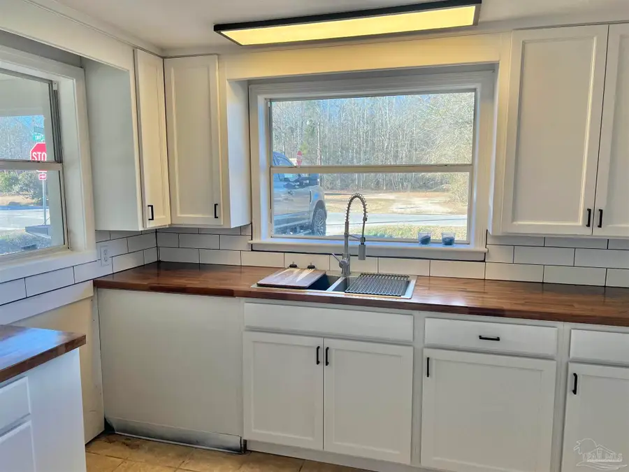 111 Swift St, Atmore, AL 36502 - #3