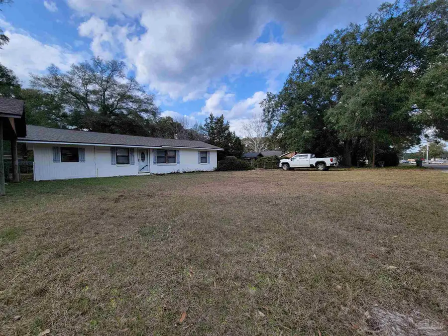 415 Rhoda St, Pensacola, FL 32503 - Image #2
