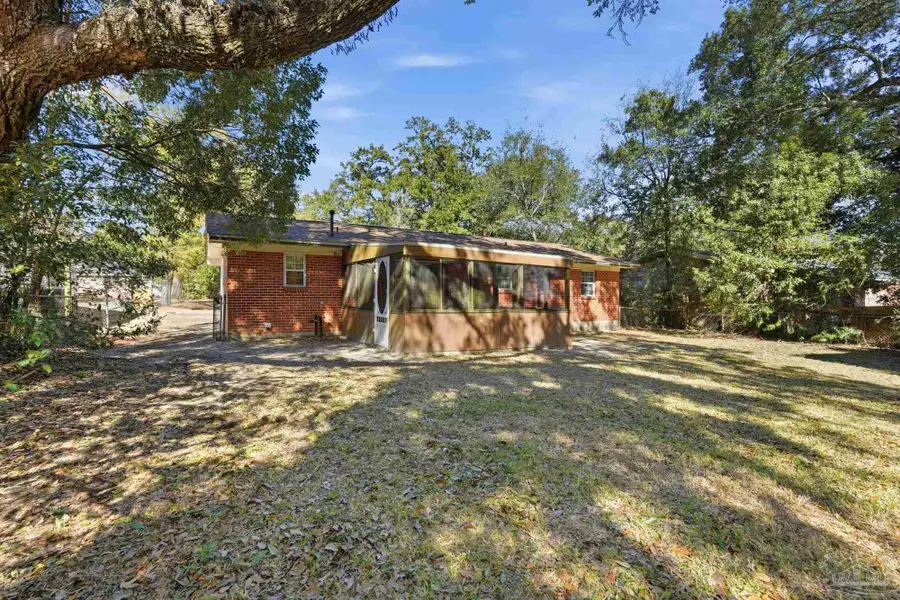 1401 John Carroll Dr, Pensacola, FL 32504 - Image #3