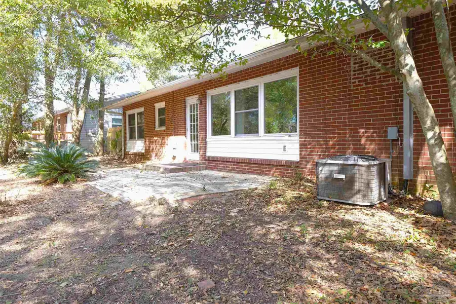 3495 Rothschild Dr, Pensacola, FL 32503 - Image #2