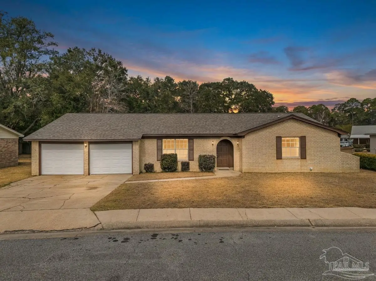 8120 Camelford Dr, Pensacola, FL 32506 - #1