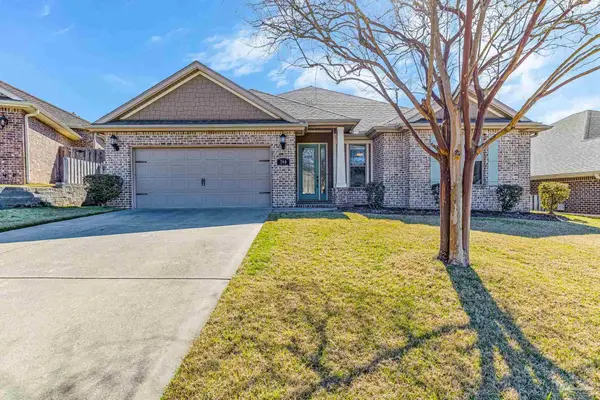 240 Gracie Ln, Niceville, FL 32578