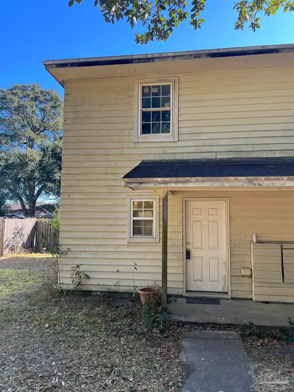 8146 Stonebrook Dr, Pensacola, FL 32514