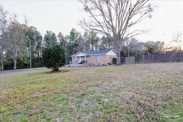 1551 Sunny Ridge Ln, Cantonment, FL 32533